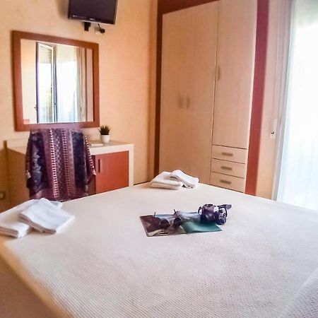 Hotel Condor Милано Мартима Екстериор снимка
