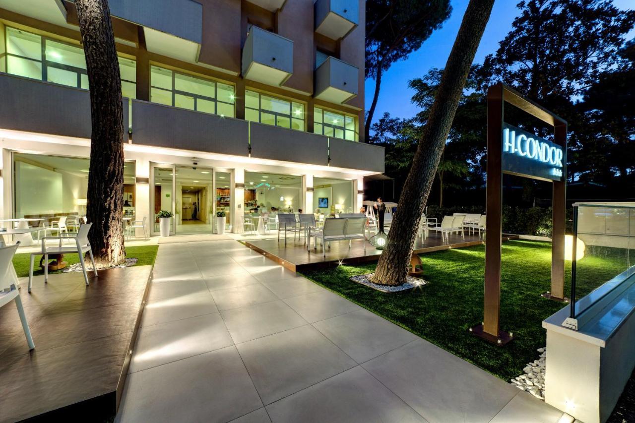 Hotel Condor Милано Мартима Екстериор снимка