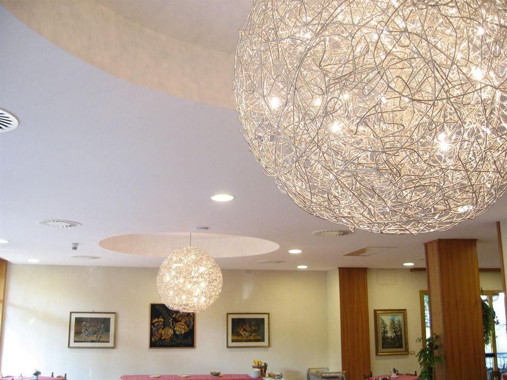 Hotel Condor Милано Мартима Екстериор снимка