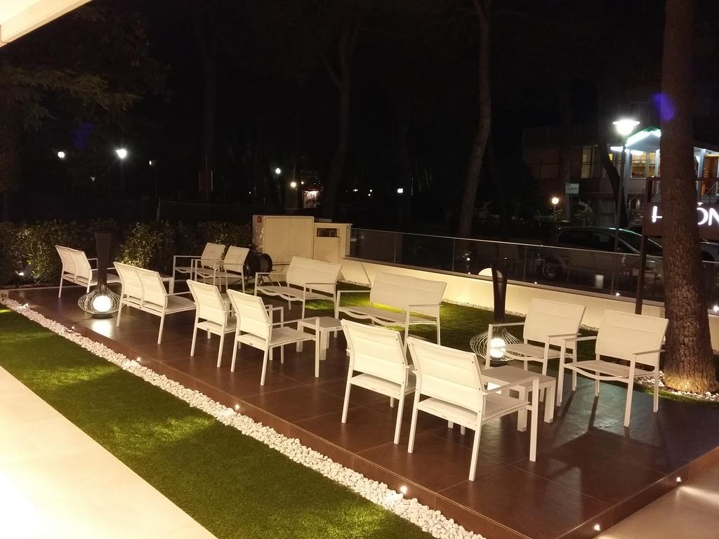 Hotel Condor Милано Мартима Екстериор снимка