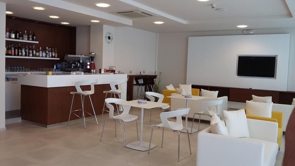 Hotel Condor Милано Мартима Екстериор снимка
