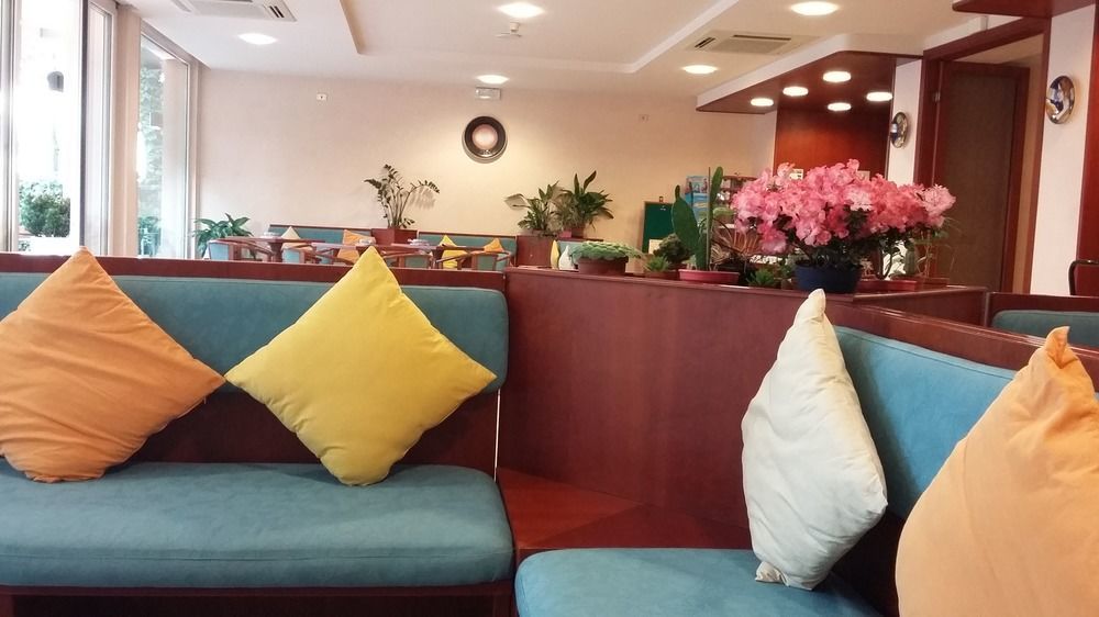 Hotel Condor Милано Мартима Екстериор снимка