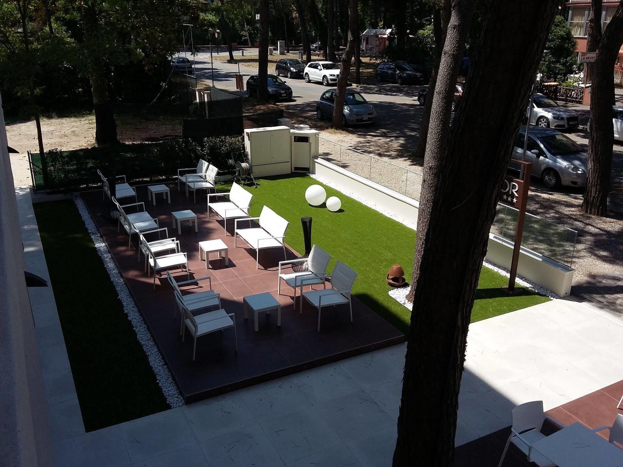 Hotel Condor Милано Мартима Екстериор снимка
